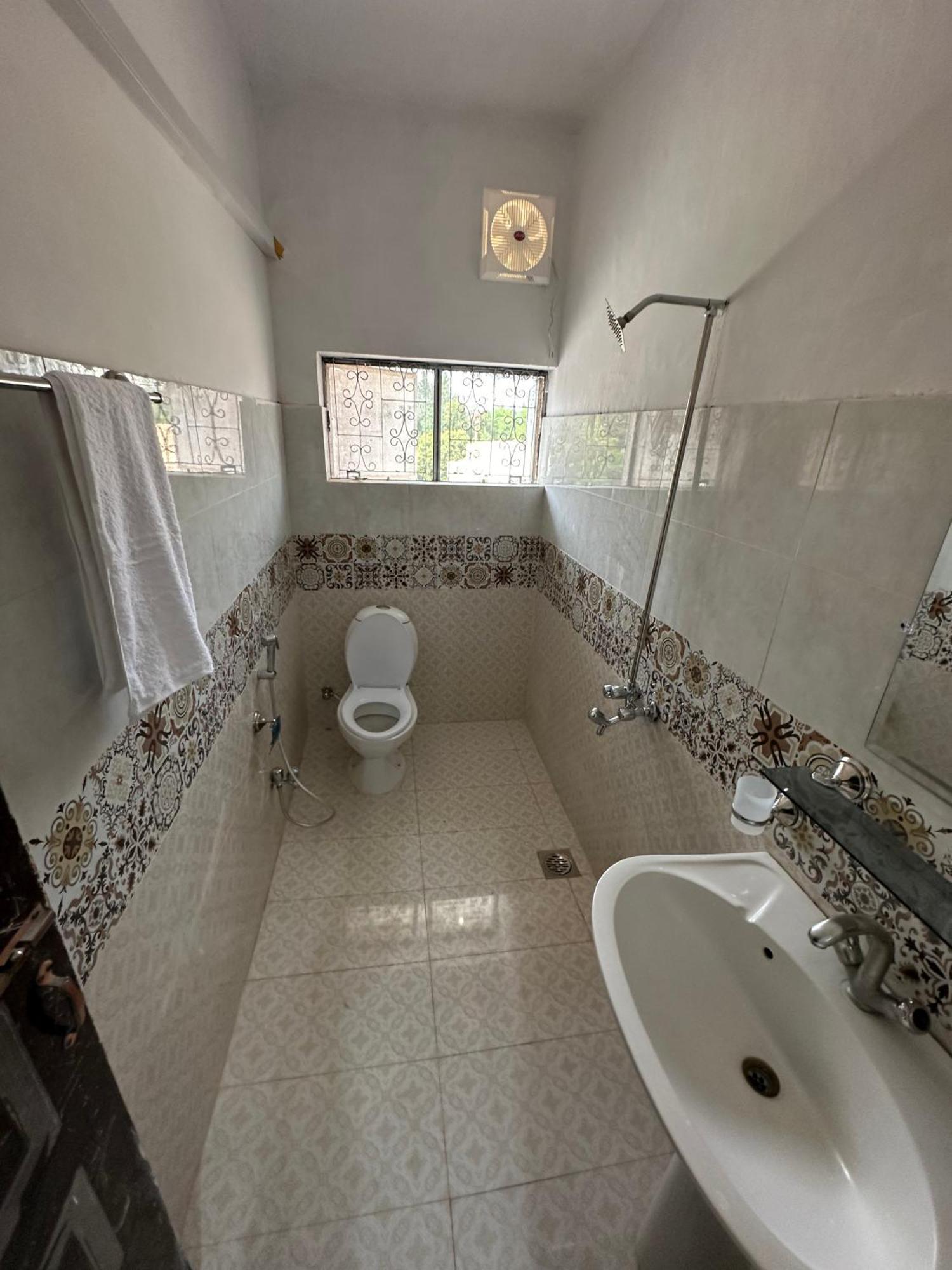 Decent Lodge Guest House Islamabad Bagian luar foto